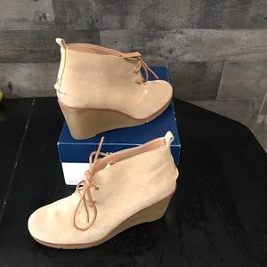 Wedge shoes